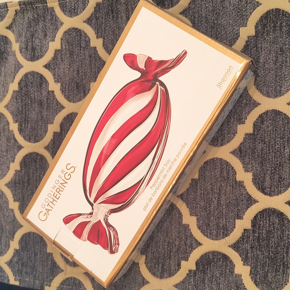 NIB Good Gatherings Peppermint Tray